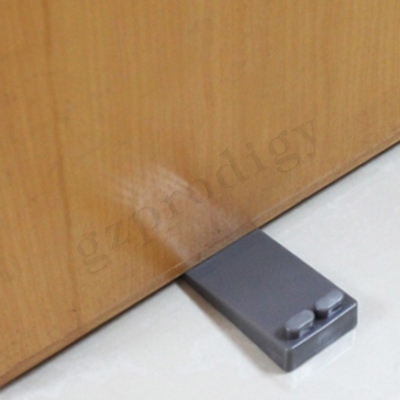 OEM Antypoślizgowy klin z tworzywa sztucznego PVC 88x40x19mm Ciemnoszary kolor