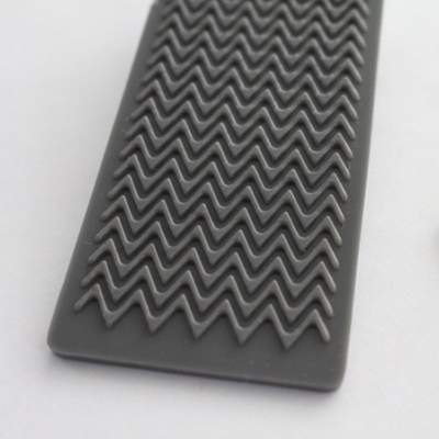 OEM Antypoślizgowy klin z tworzywa sztucznego PVC 88x40x19mm Ciemnoszary kolor